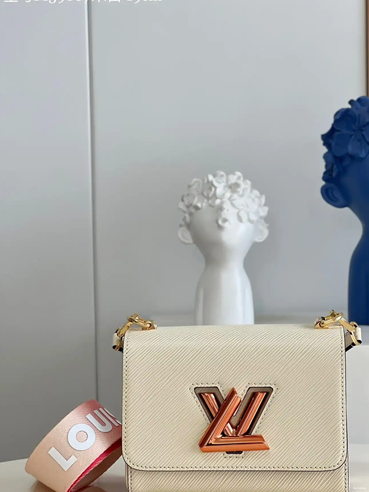 LOUIS VUITTON TWIST PM 0527